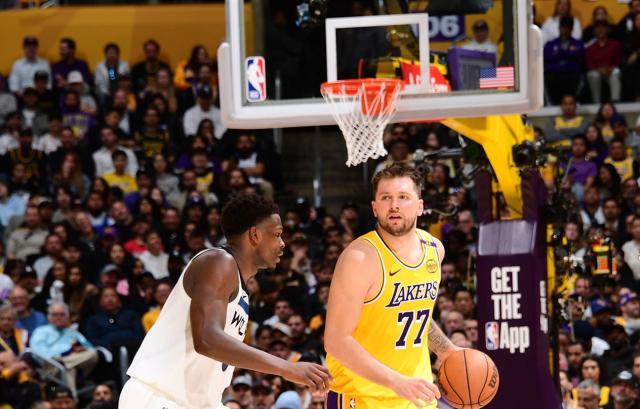 bwin必赢官网-扳平比分!湖人借防守大战破狼,三巨头发威不好惹