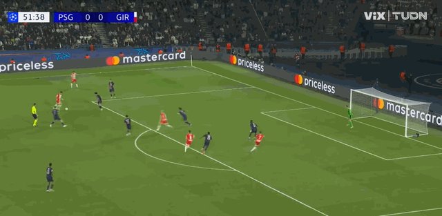 1726696432713065900.gif 斯图亚尼.gif